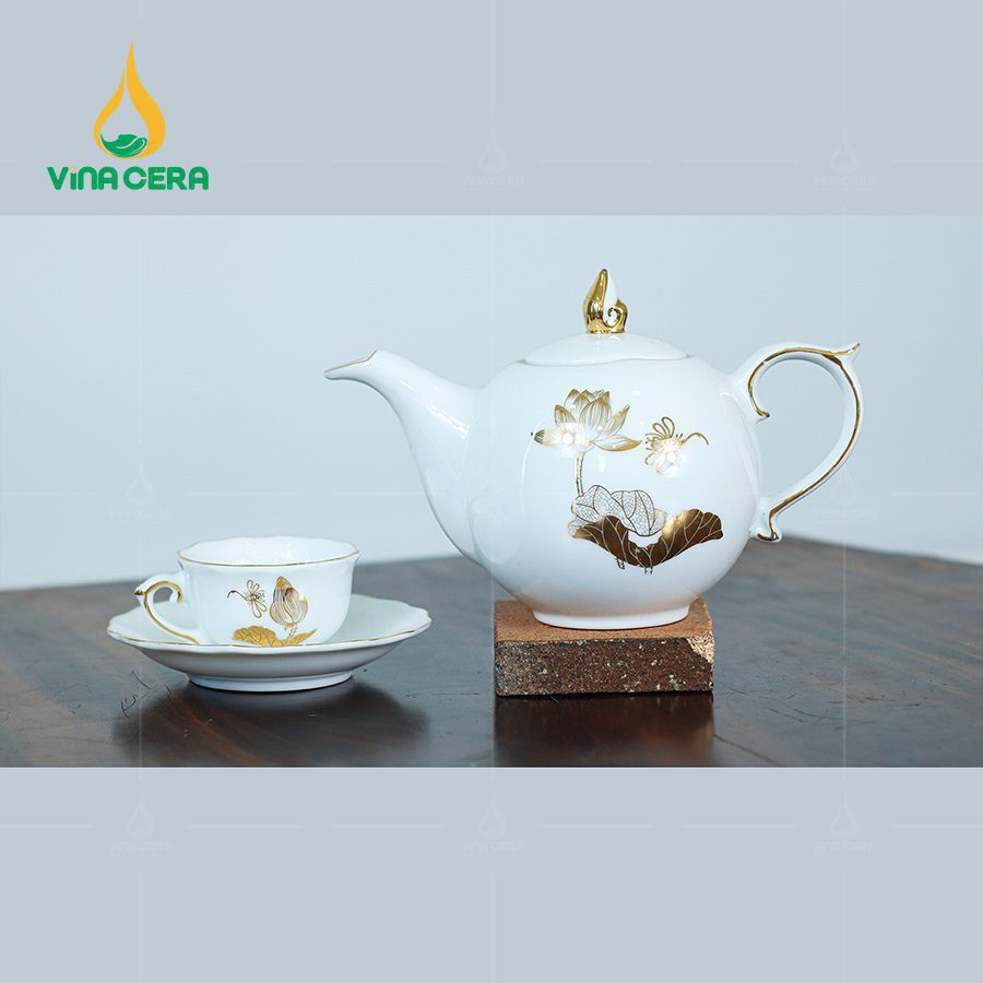 Bộ Trà Quà Tặng Doanh Nghiệp Có Ý Nghĩa Gì? 7 Giá Trị Khiến Nhiều Doanh Nghiệp Lựa Chọn Bộ Ấm Trà Mẫu Đơn Vẽ Vàng VN AC 42
