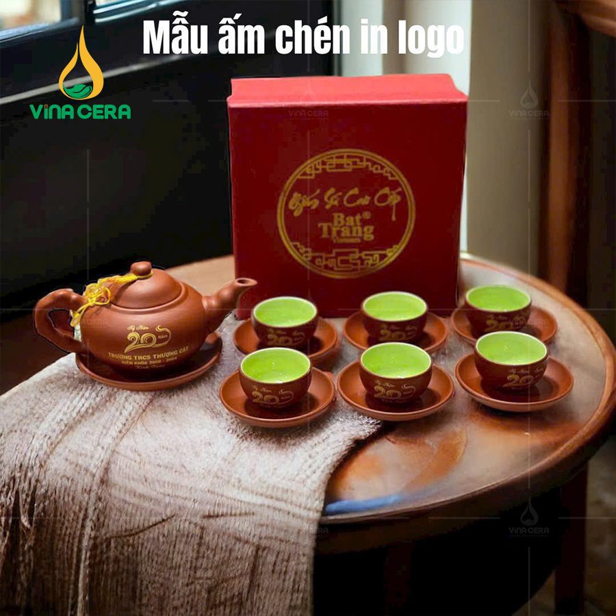 Bộ Trà Bát Tràng Có Thực Sự Tốt Không? Đánh Giá Chi Tiết Từ Chất Lượng Đến Giá Trị Sử Dụng Bộ ấm Trà Gốm Bát Tràng in logo