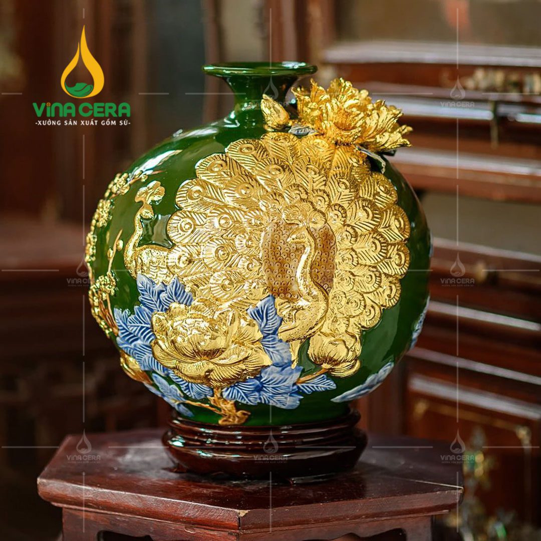 Giải Mã Ý Nghĩa Phong Thủy Của Bình Hút Lộc Bình hút lộc đắp nổi vàng Công Đào