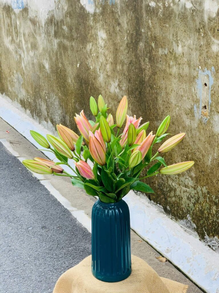 gợi ý mẫu bình hoa quà tặng 20/10