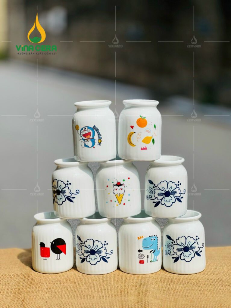 Mẫu Bình Hoa Mini Sứ Trắng Vẽ Họa Tiết - SVN BH 27032402 Mẫu Bình Hoa Mini Sứ Trắng Vẽ Họa Tiết