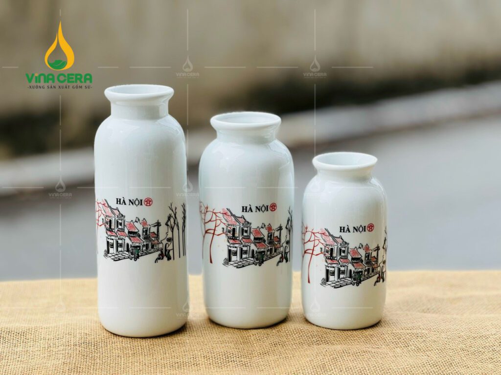 Mẫu Bình Hoa Mini Sứ Trắng Vẽ Họa Tiết - SVN BH 27032402 Mẫu Bình Hoa Mini Sứ Trắng Vẽ Họa Tiết