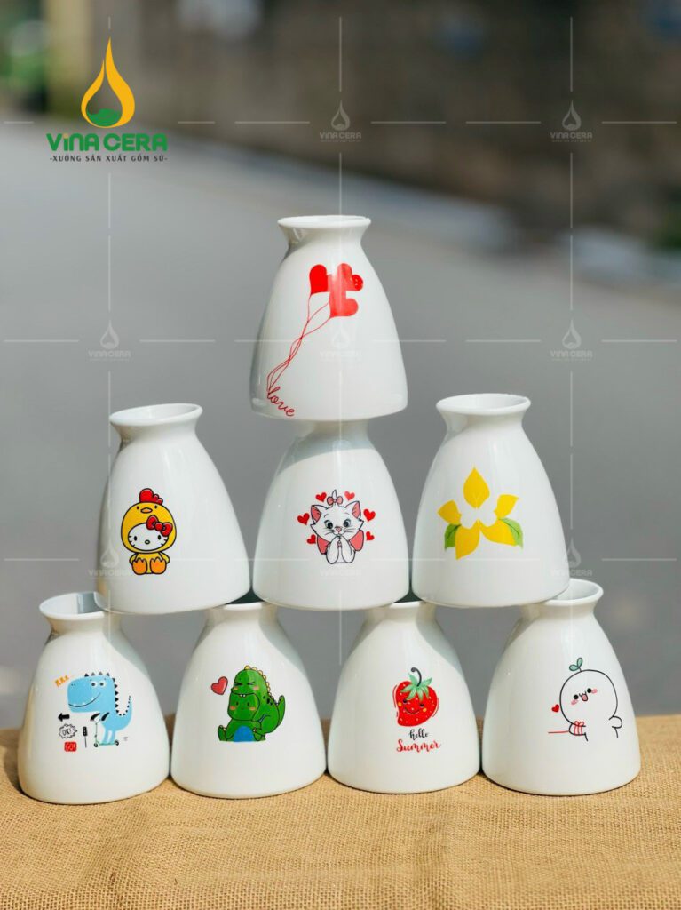 Mẫu Bình Hoa Mini Sứ Trắng Vẽ Họa Tiết - SVN BH 27032402 Mẫu Bình Hoa Mini Sứ Trắng Vẽ Họa Tiết