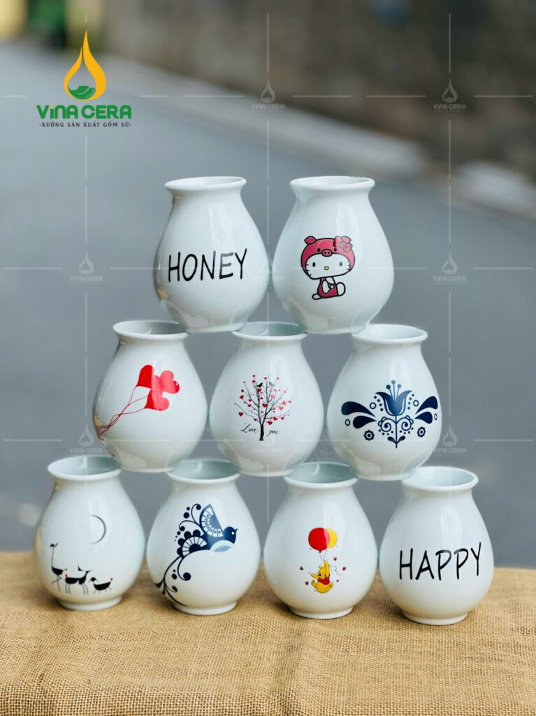 Mẫu Bình Hoa Mini Sứ Trắng Vẽ Họa Tiết - SVN BH 27032402 Mẫu Bình Hoa Mini Sứ Trắng Vẽ Họa Tiết