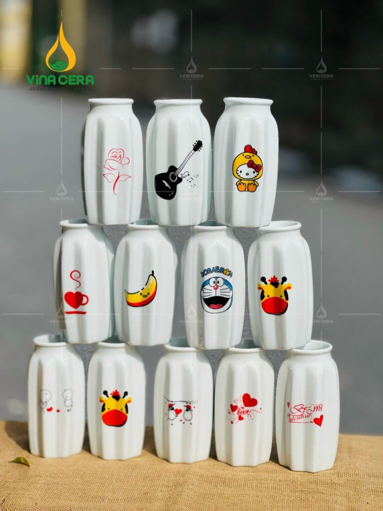 Mẫu Bình Hoa Mini Sứ Trắng Vẽ Họa Tiết - SVN BH 27032402 Mẫu Bình Hoa Mini Sứ Trắng Vẽ Họa Tiết