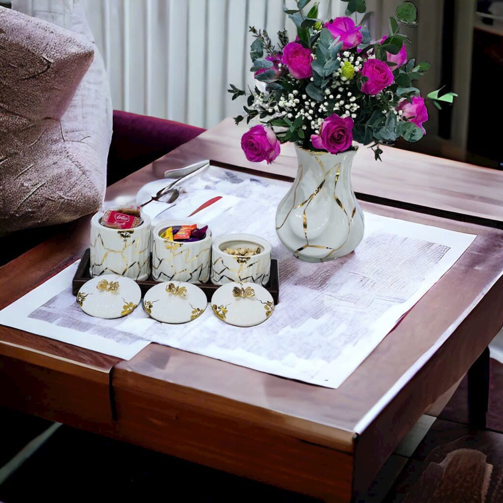 binh hoa su trang ve vang 16