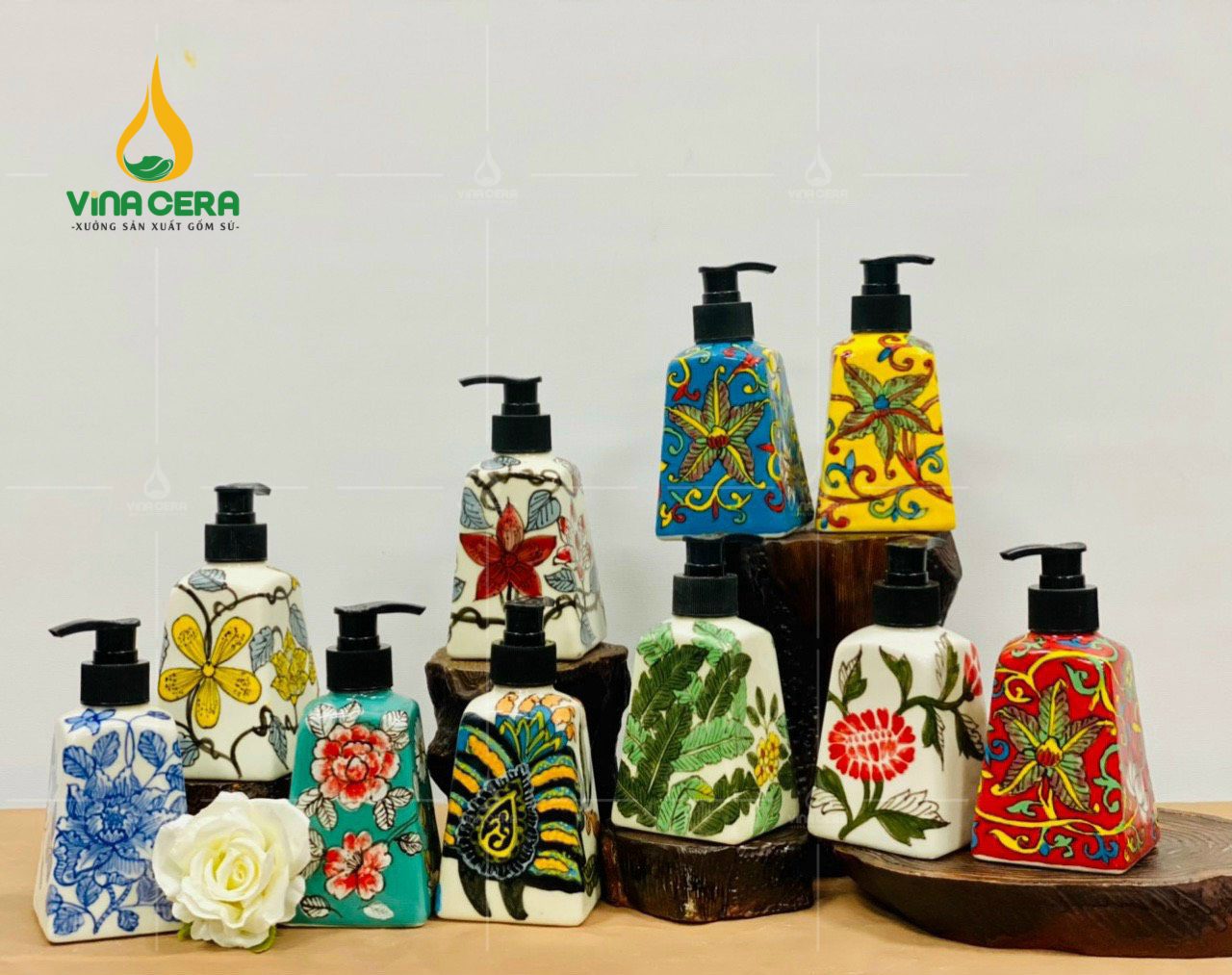 Bộ Nhà Tắm Bằng Sứ In Logo