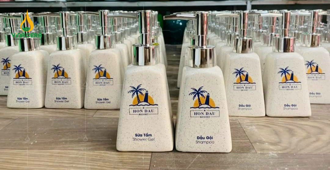 Bộ Nhà Tắm Bằng Sứ In Logo