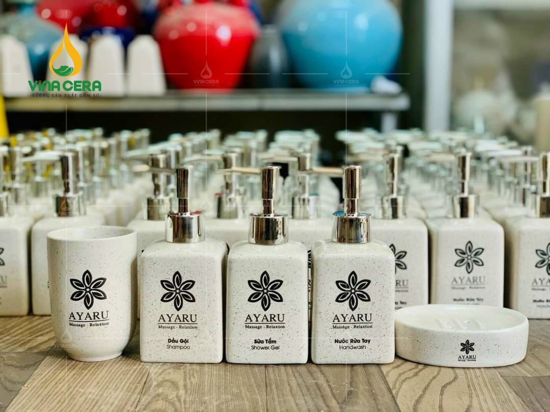 Bộ Nhà Tắm Bằng Sứ In Logo