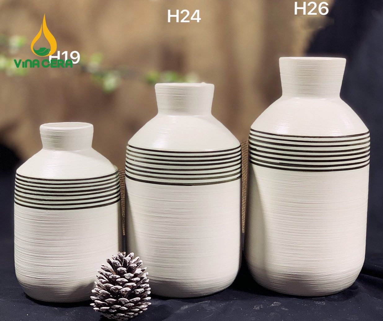 Bình Hoa Gốm Họa Tiết Sọc Đen