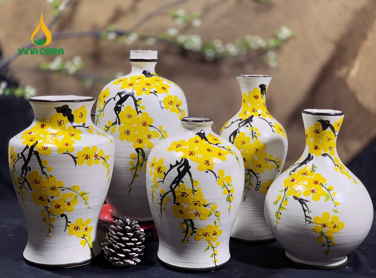 Bình Hoa Gốm Bát Tràng Vẽ Hoa Mai - SVN BH 12042403 Bình Hoa Gốm Bát Tràng Vẽ Hoa Mai