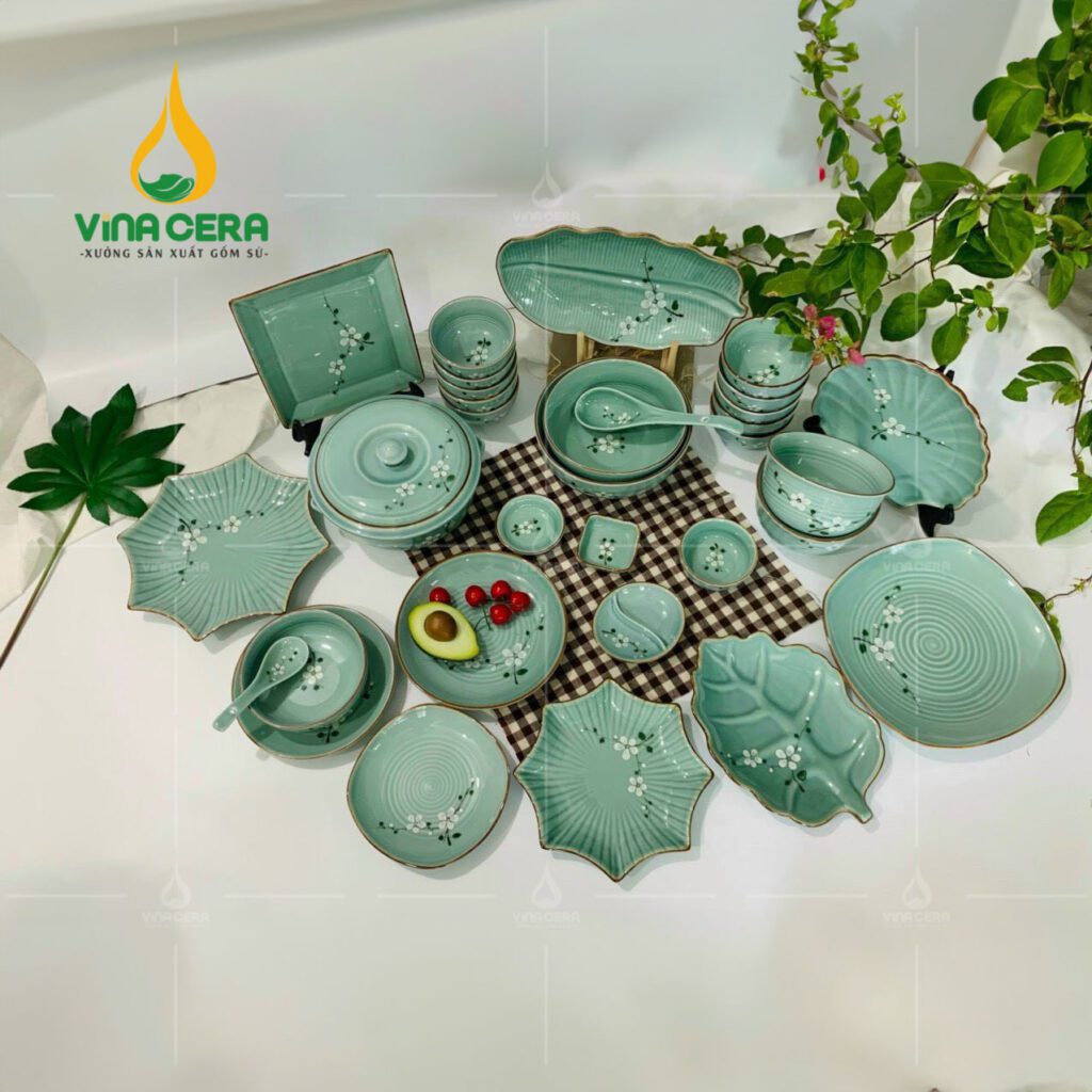Chén Đĩa Sứ Men Ngọc Vẽ Hoa Đào - SVN BBA 02042403 Bộ Chén Đĩa Sứ Xanh Ngọc Vẽ Đào