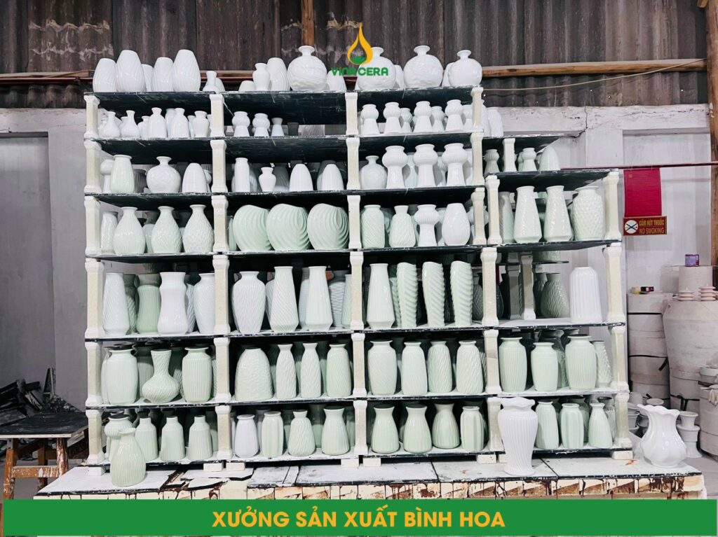 Lọ Hoa Men Xanh Khắc Nổi Sen Chuồn - SVN BH 0170324 xuong san xuat binh hoa 3