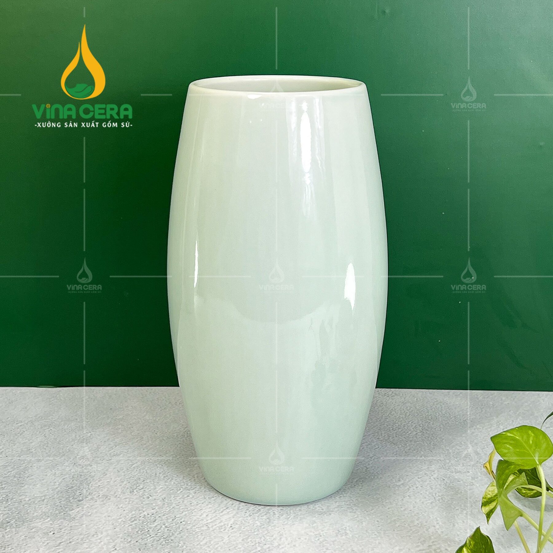Lọ Hoa Men Xanh Khắc Nổi Sen Chuồn - SVN BH 0170324 Lo hoa men xanh khac noi sen chuon 1