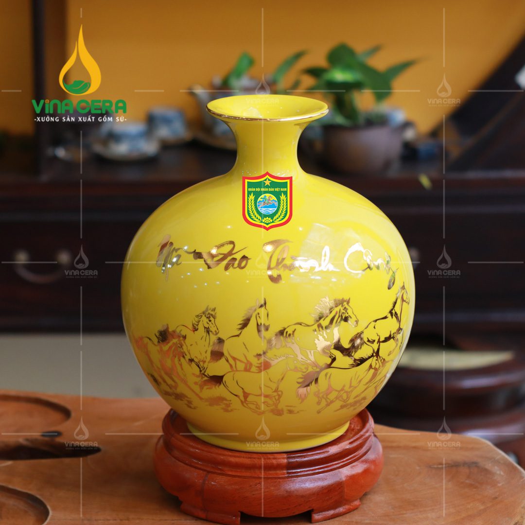 Xưởng Sản Xuất Bình Hút Tài Lộc Bát Tràng Theo Yêu Cầu - Giá Tốt Bình hút lộc Mã đáo thành công vẽ vàng