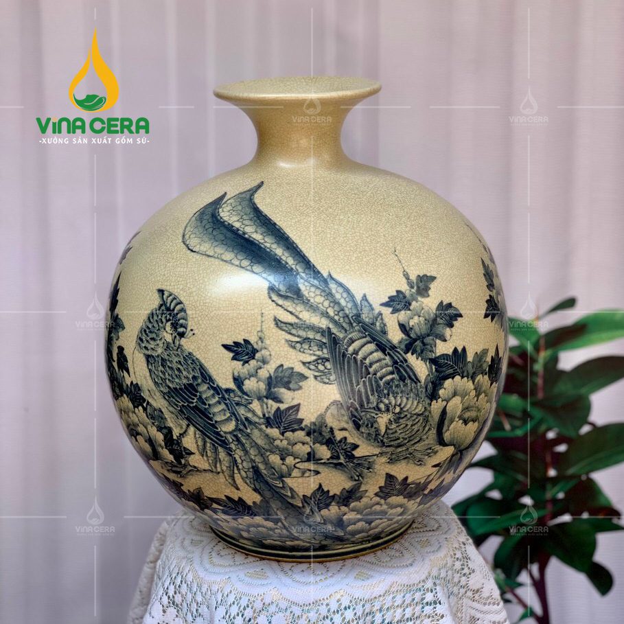 Giải Mã Ý Nghĩa Phong Thủy Của Bình Hút Lộc Bình hút lộc men rạn vẽ mẫu đơn chim trĩ