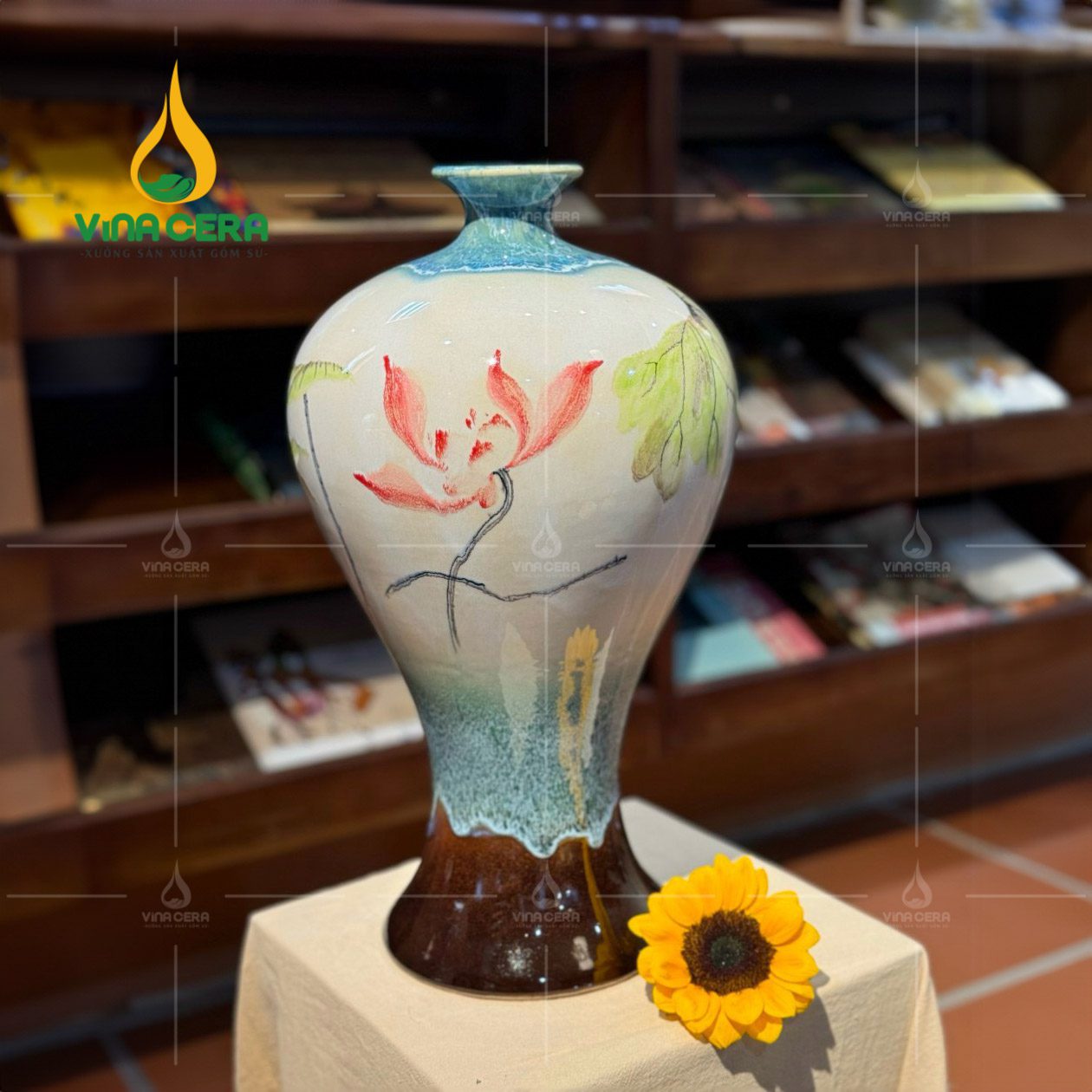 Giải Mã Ý Nghĩa Phong Thủy Của Bình Hút Lộc Mai bình hút lộc vẽ sen