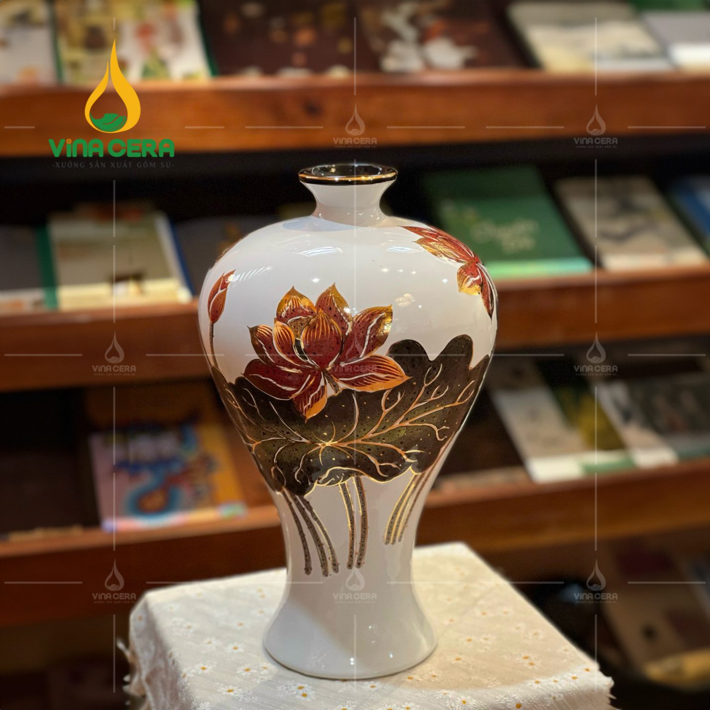 Giải Mã Ý Nghĩa Phong Thủy Của Bình Hút Lộc Mai bình hút lộc vẽ sen