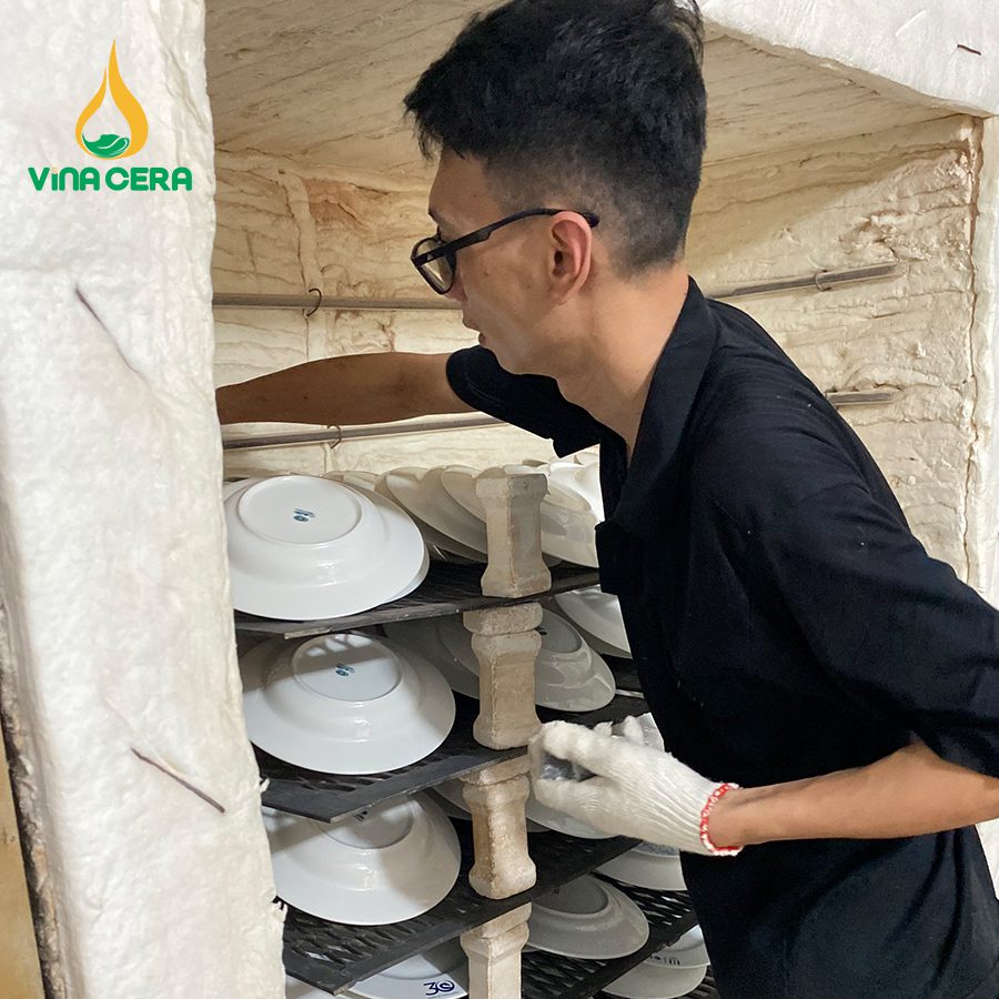 Tìm Hiểu Quy Trình Sản Xuất Gốm Sứ Bát Tràng Từ Xưởng Quy trình sản xuất gốm sứ Bát Tràng