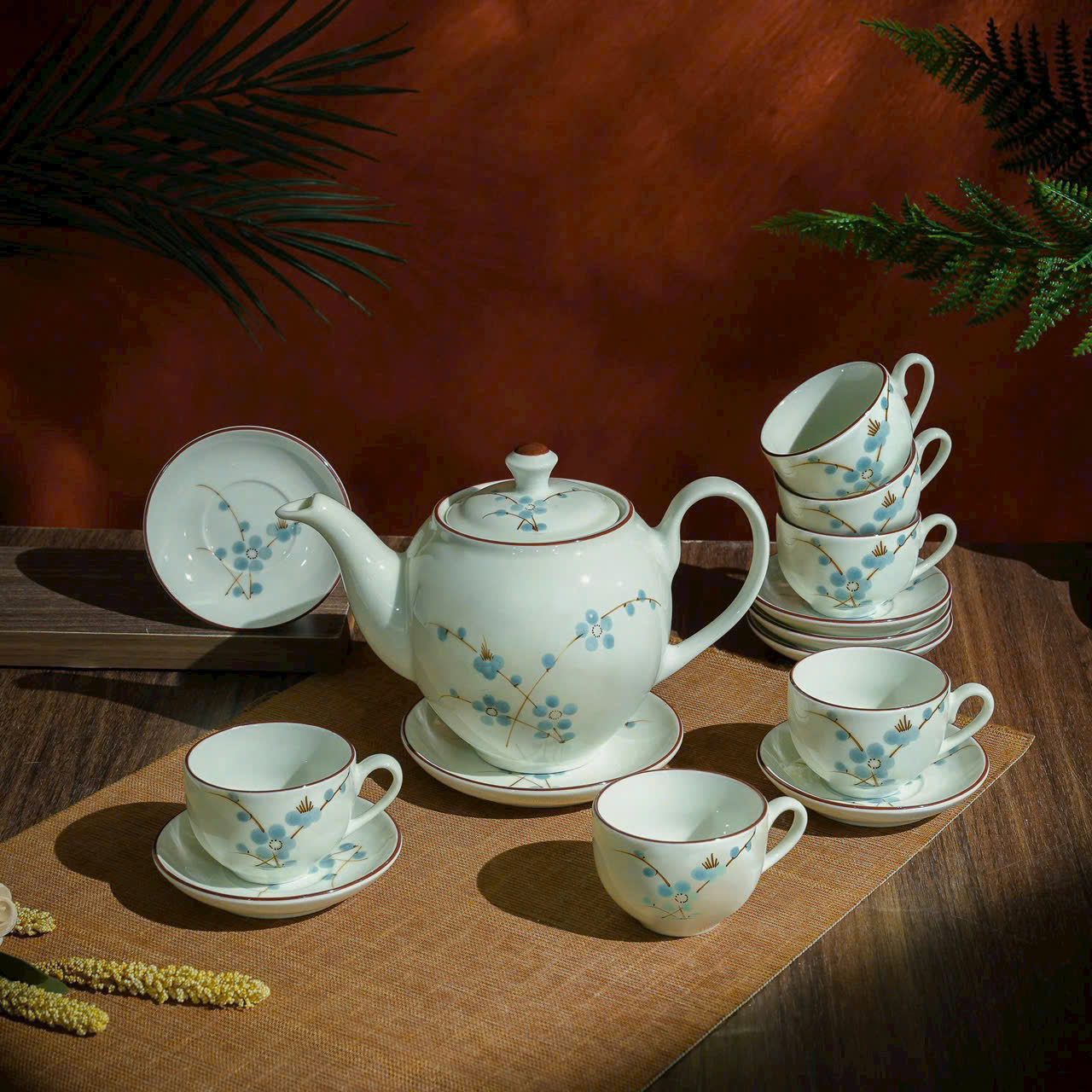 Bộ Ấm Chén Men Kem Vẽ Đào Xanh AC04112224 Bộ Ấm Chén Men Kem Vẽ Đào Xanh AC04112224