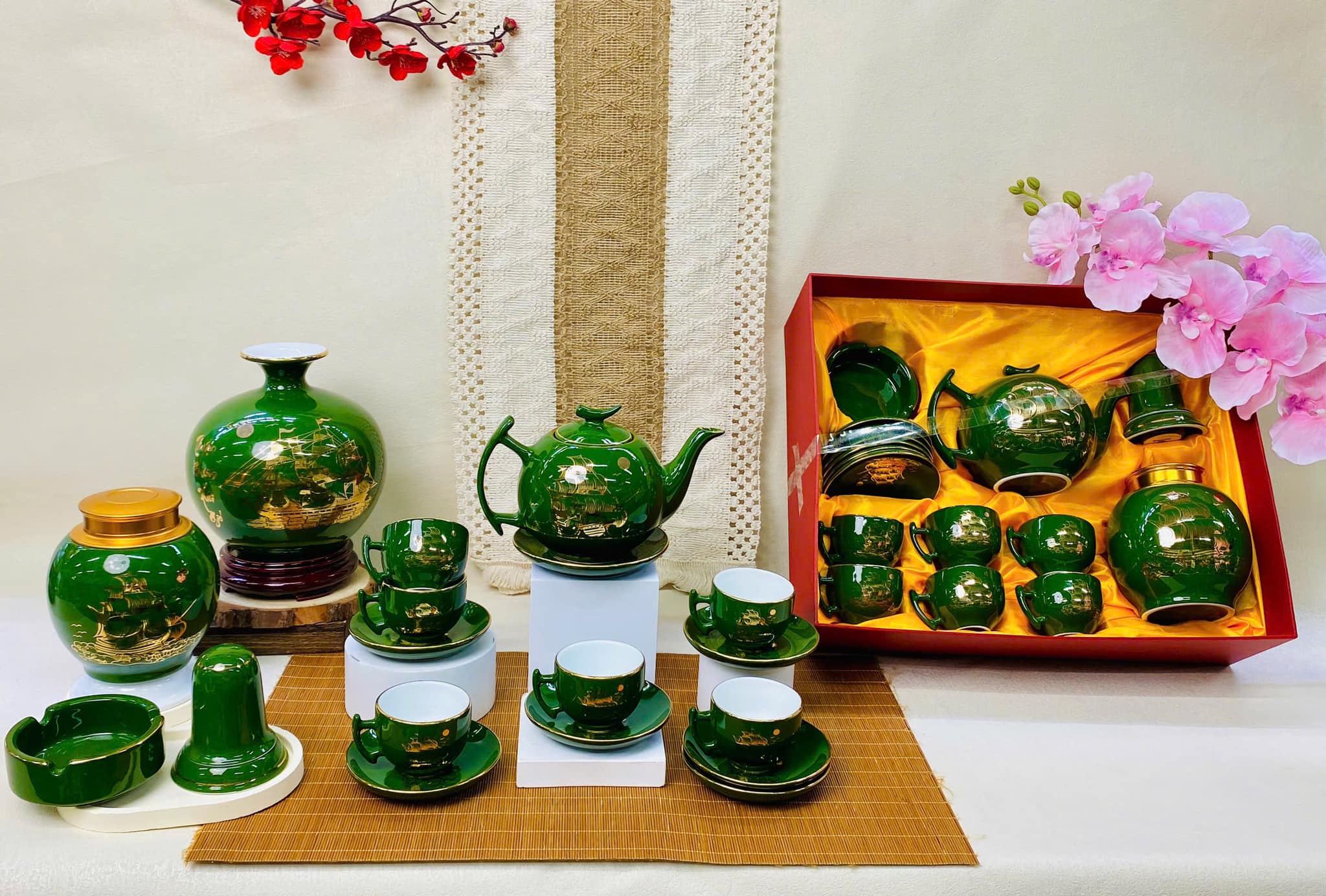 Bộ Ấm Chén Trăng Khuyết Men Xanh Ngọc ACM04 Bộ Ấm Chén Trăng Khuyết Men Xanh Ngọc ACM04