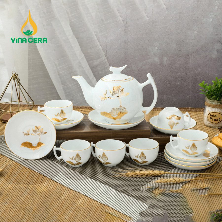 Bộ Ấm Chén Trăng Khuyết Vẽ Sen Vàng Kim