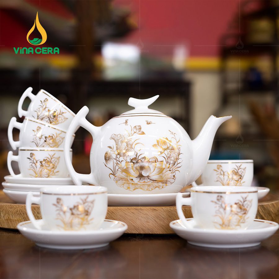 Bộ Ấm Chén Trăng Khuyết Vẽ Sen Vàng Kim