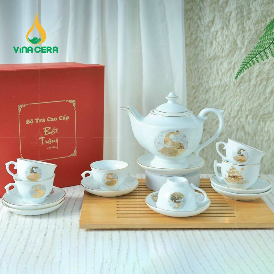 Bộ Ấm Trà Vẽ Vàng Dáng Thần Đèn VN AC 41 Bộ Ấm Trà Vẽ Vàng Dáng Thần Đèn VN AC 41