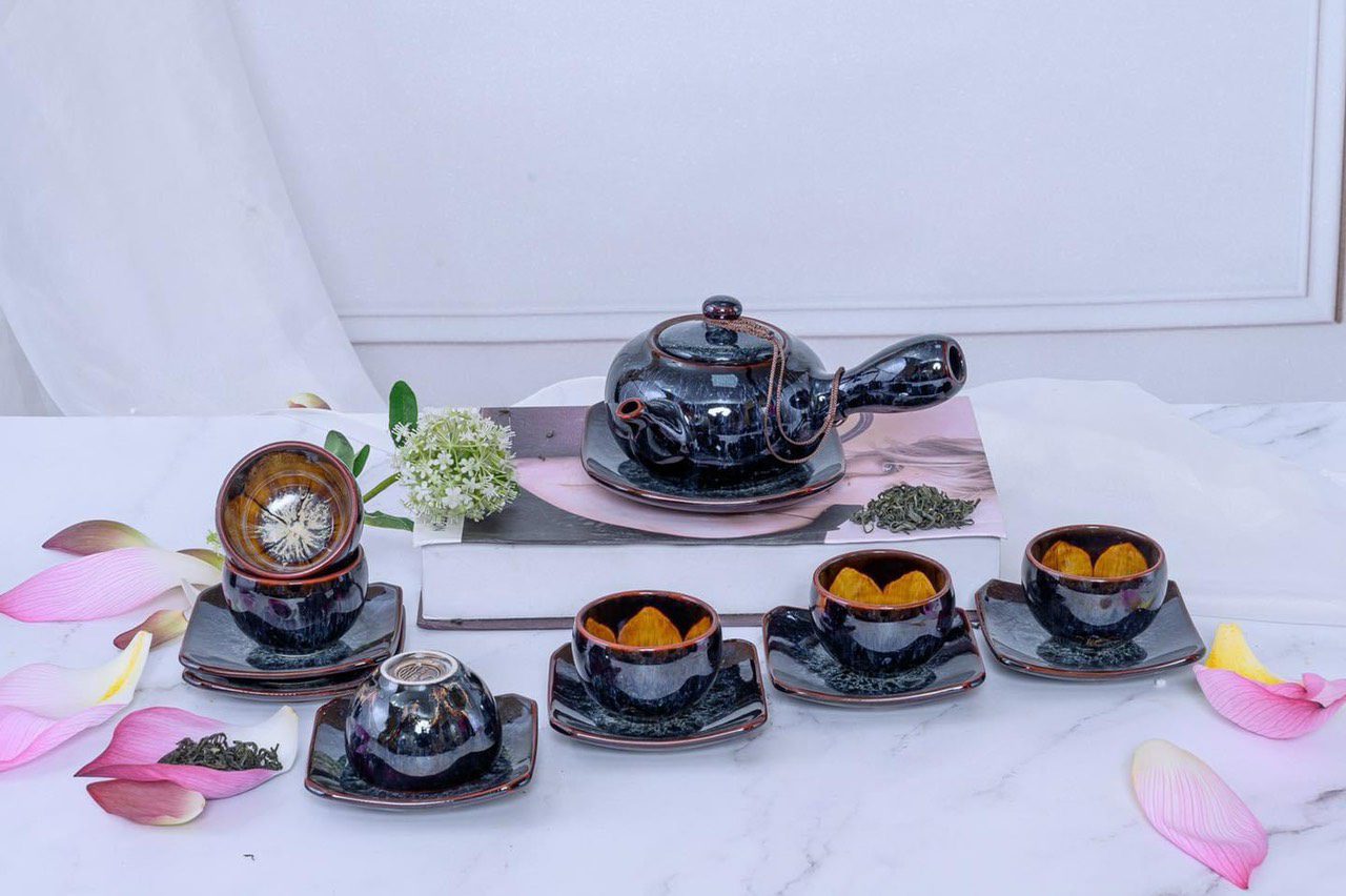 Bộ ấm chén hỏa biến lòng hoa