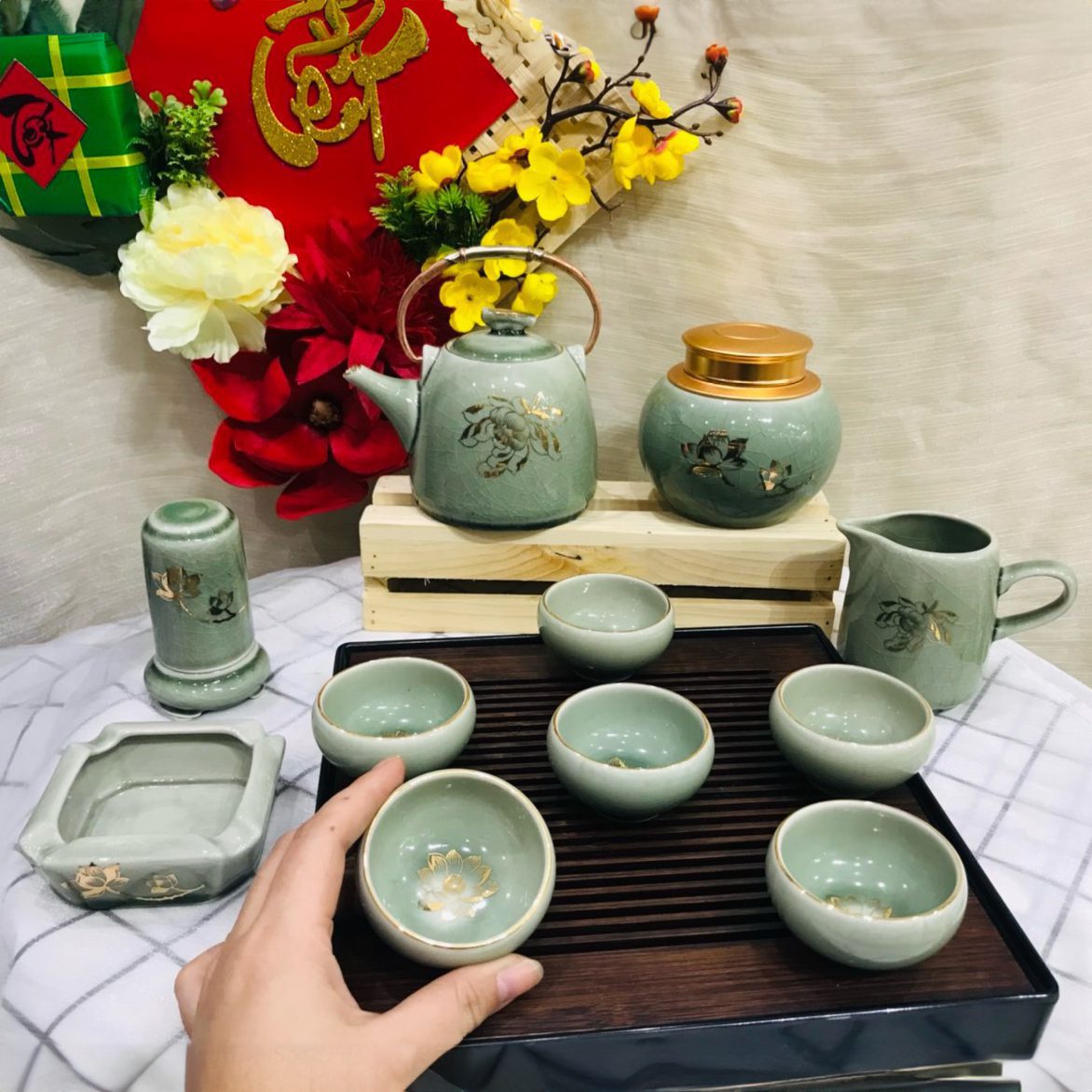 ấm chén hoa biến Bát Tràng