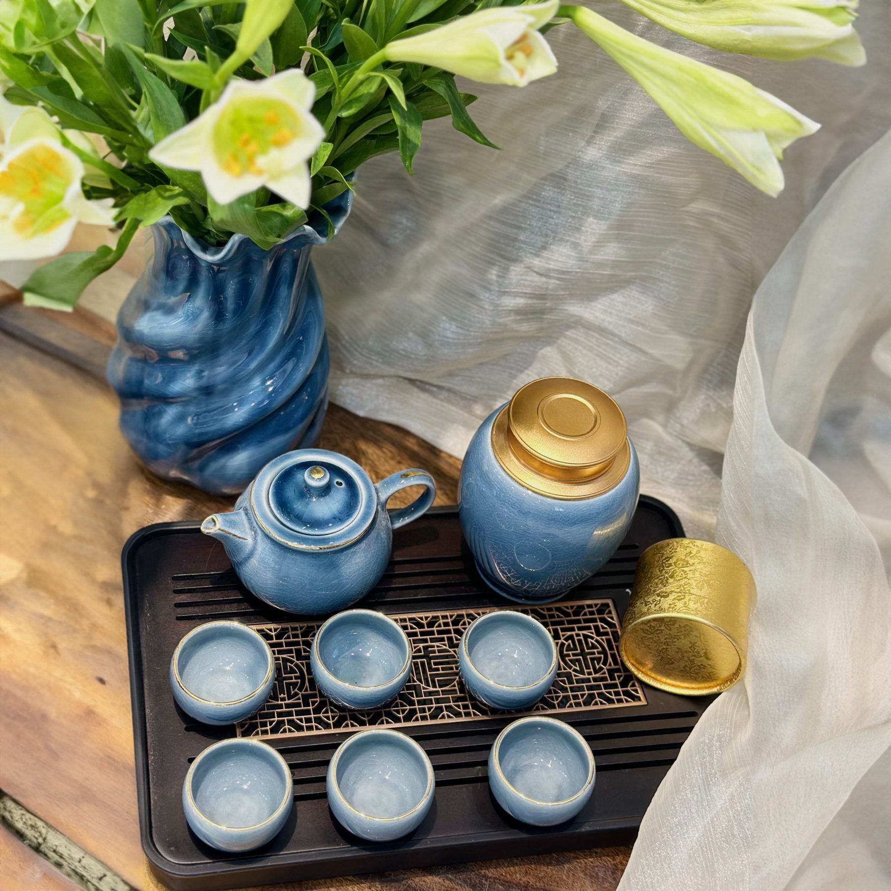 ấm chén hoa biến Bát Tràng