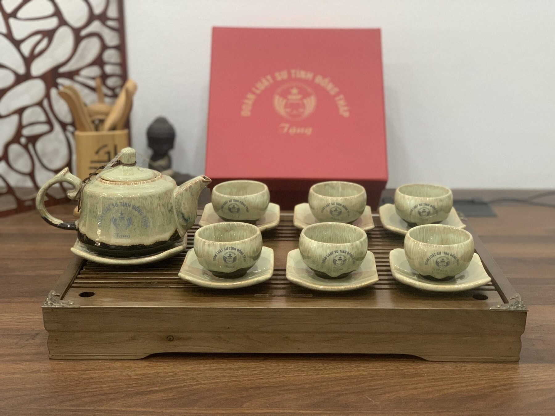 ấm chén hoa biến in logo