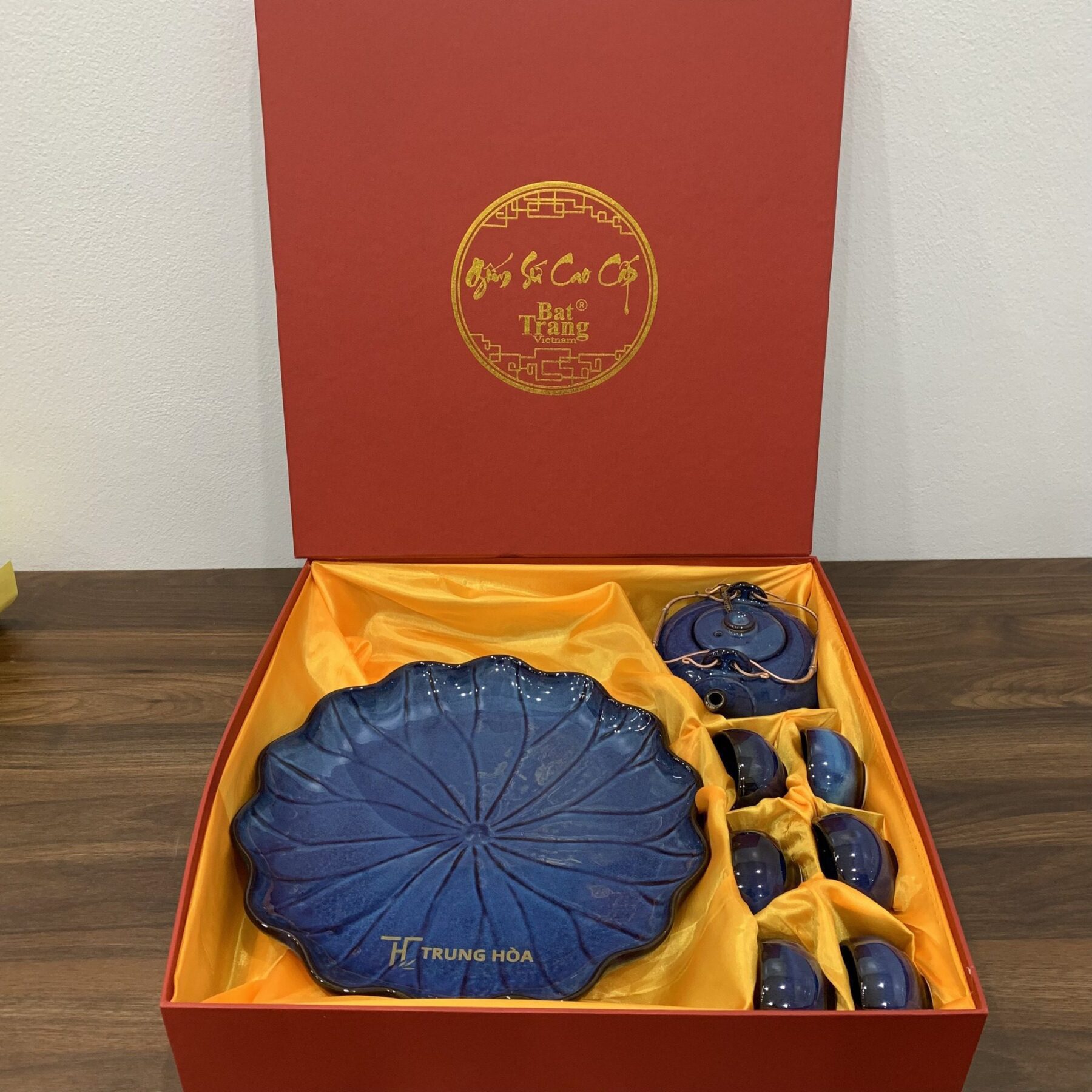 ấm chén hoa biến in logo