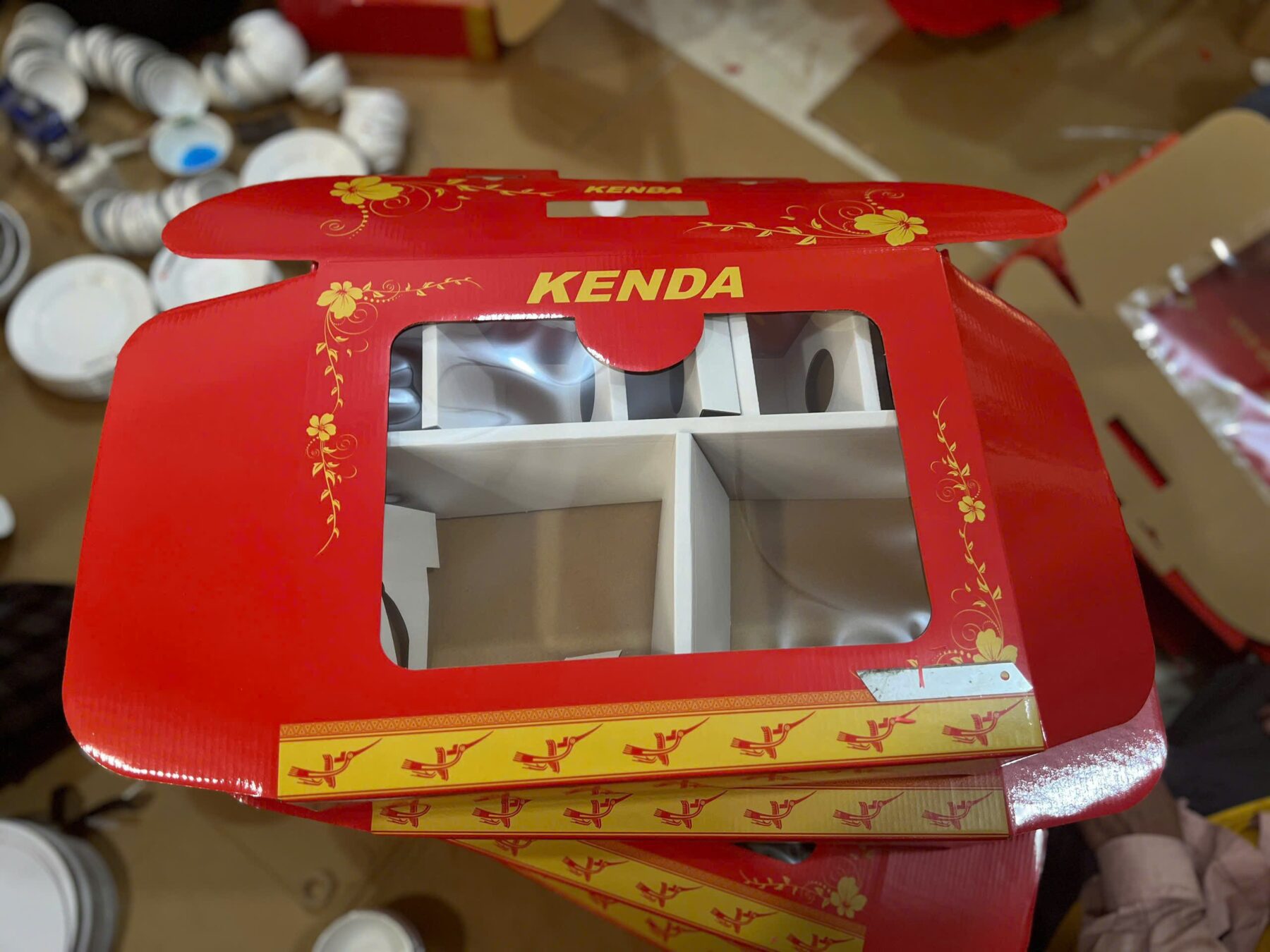 Bí quyết chọn quà tặng 8/3 cho phái đẹp bộ bát đĩa quà tặng