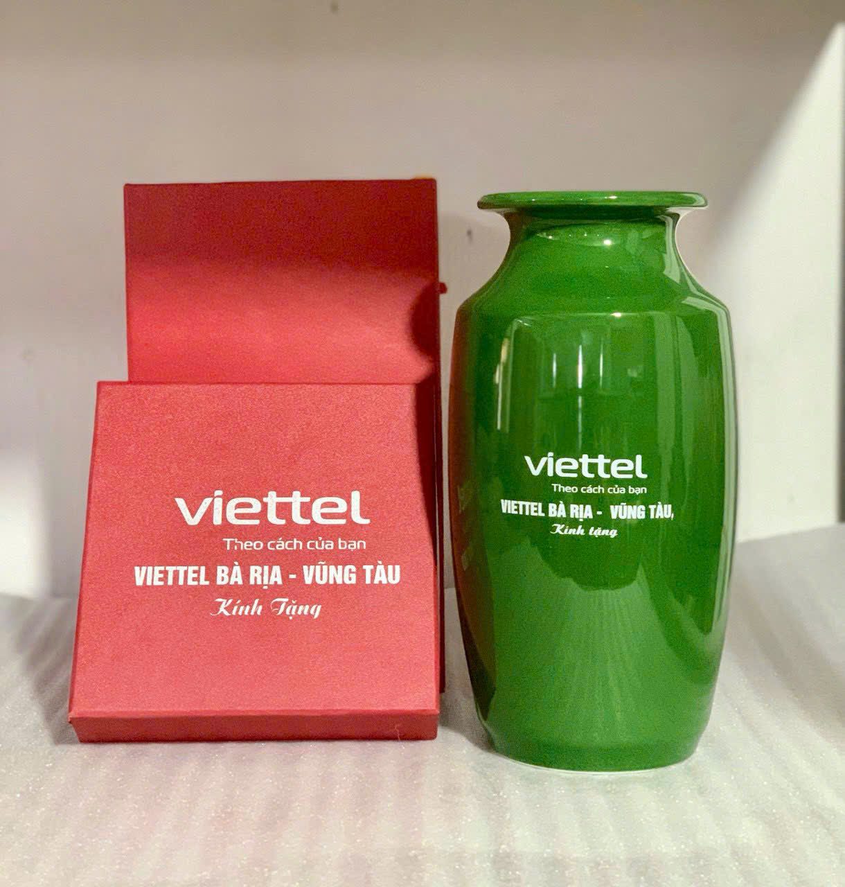 Gợi ý quà tặng 8/3 - Tạo dấu ấn riêng cho phái đẹp lọ hoa quà tặng