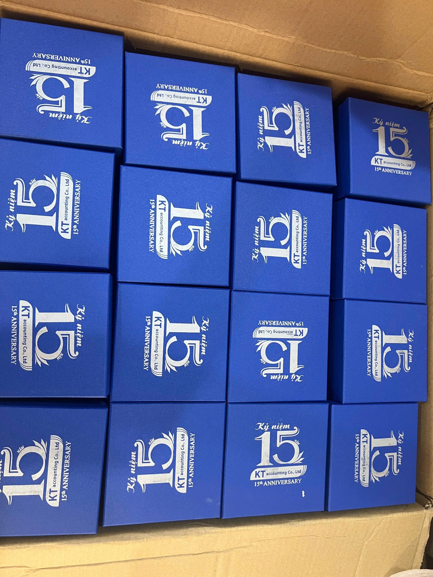 Quà tặng 8-3 cho công nhân viên - ý nghĩa và độc đáo ly sứ in logo quà tặng