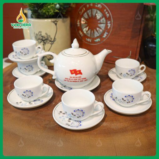 Bộ Ấm Chén Dáng Bưởi Chóp Ngọn Lửa In logo Đại Hội Đảng