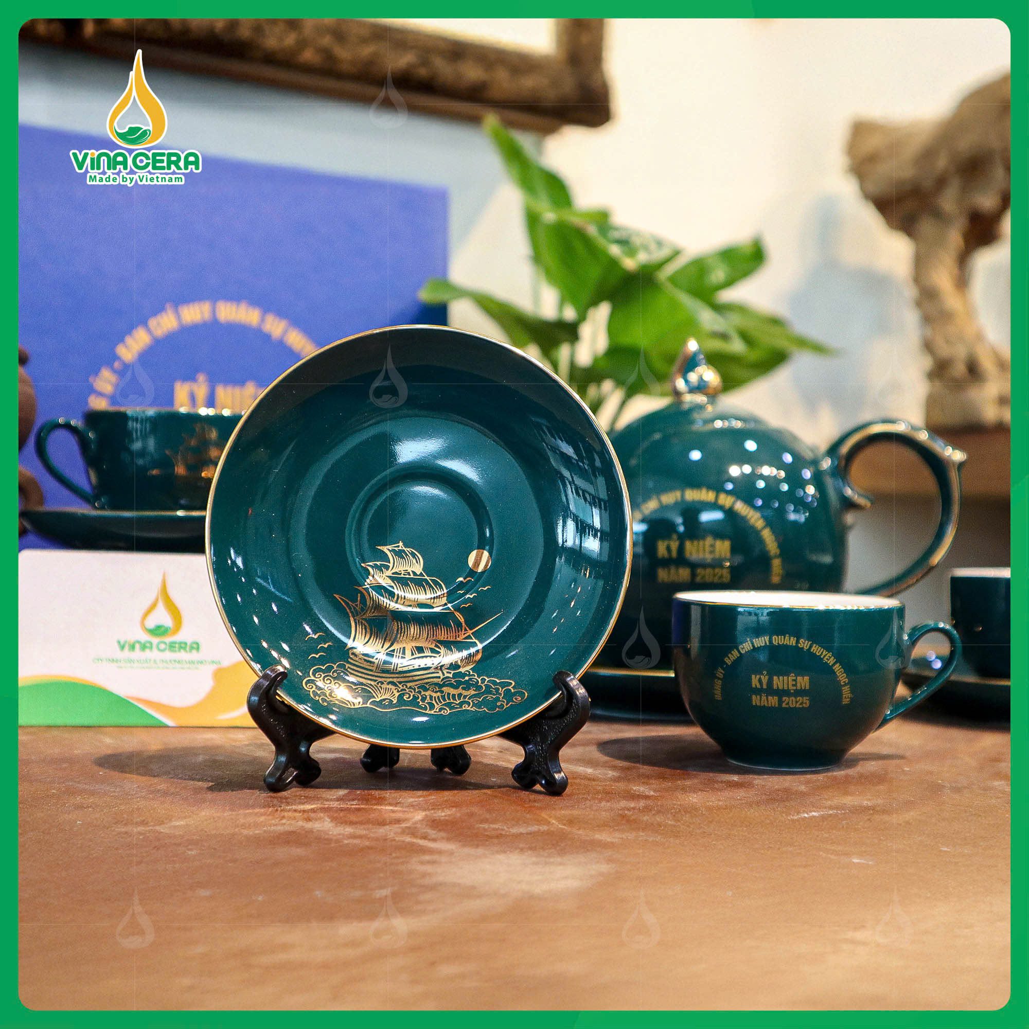Bộ Ấm Chén In logo Kỷ Niệm Cơ Quan AC-0472625 Bộ Ấm Chén In logo Kỷ Niệm Cơ Quan AC-0472625