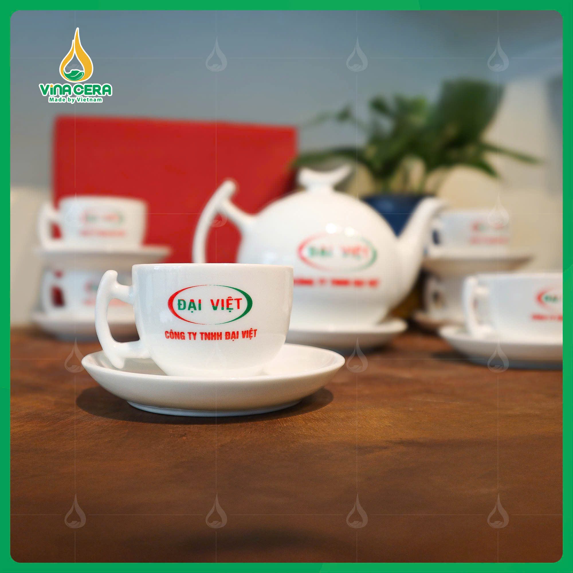Bộ Ấm Chén Trắng Khuyết in logo Công ty Đại Việt
