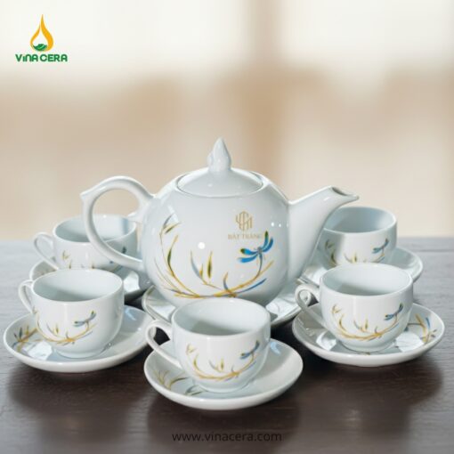 Bộ Ấm Chén Trắng Tre Chuồn Dáng Bưởi Lửa In Logo – Quà Tặng Doanh Nghiệp