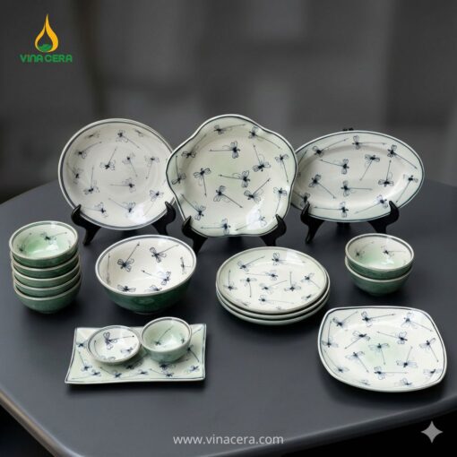 Bát đĩa Bát Tràng men xanh đồng vẽ tay in logo theo yêu cầu cho doanh nghiệp