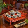 Bộ Ấm Trà Men Rạn Bọc Đồng Dáng Quả Hồng Hoạ Tiết Sơn Thuỷ - BTMR-0462424 Bộ ấm trà men rạn bọc đồng dáng quả hồng họa tiết sơn thủy