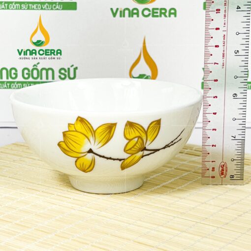 Chén cơm sứ trắng vẽ hoa sen vàng