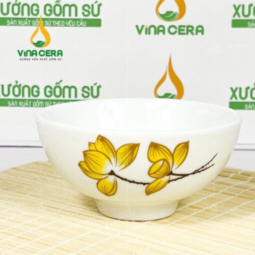 Chén cơm sứ trắng vẽ hoa sen vàng