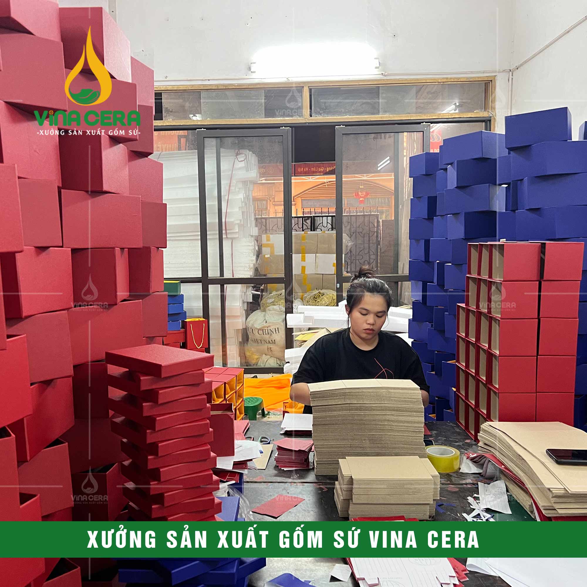 Hộp đựng sản phẩm được xưởng gia công