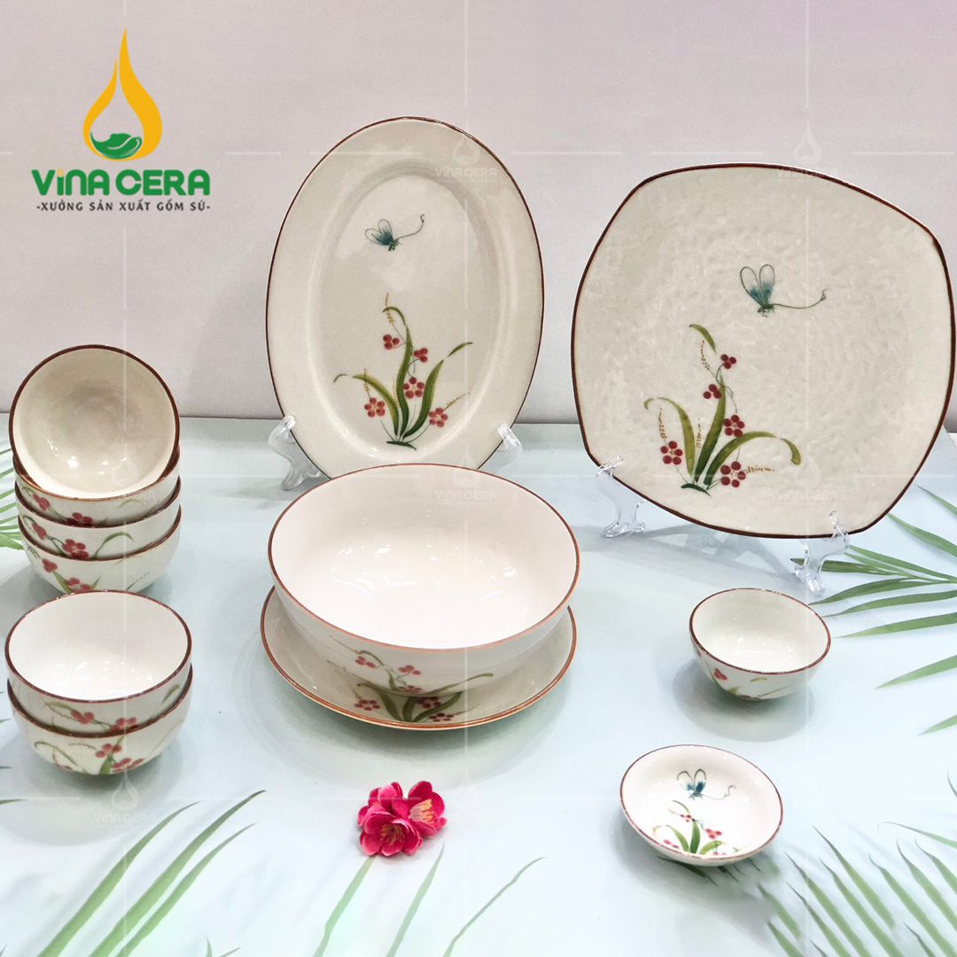bo-ban-an-bat-trang-cao-cap-ve-dao-chuon (3) Bộ bàn ăn Bát Tràng cao cấp vẽ đào chuồn