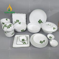 Bộ Chén Đĩa Sứ Bát Tràng Họa Tiết Cỏ Bốn Lá Vẽ Tay - BBA 102413 Bộ chén đĩa sứ Bát Tràng họa tiết có bốn lá vẽ tay
