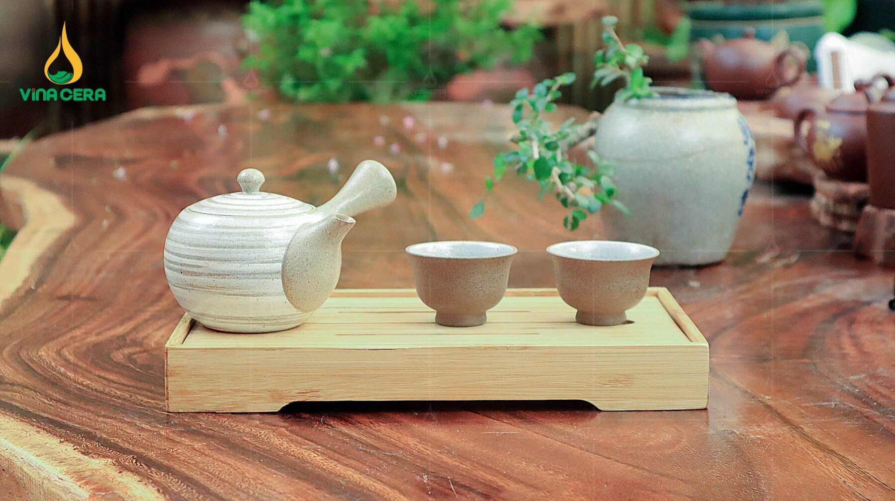 Bộ Ấm trà Hồng Sa Bát Tràng sở hữu vẻ đẹp tinh tế Ấm trà Hồng Sa Bát Tràng