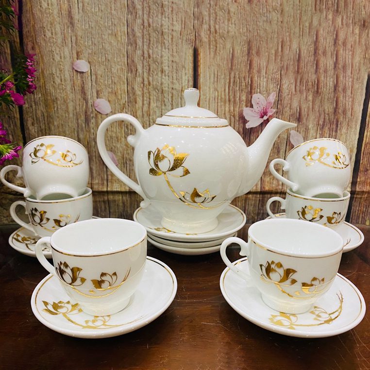 Bộ trà Camelia sen vàng kẻ chỉ vàng in logo (3) Bộ trà Camelia Sen Vàng kẻ chỉ vàng in logo VNAC12