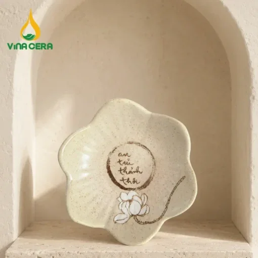 Đĩa cánh hoa men Tiêu Bạch Liên quà tặng khách hàng tinh tế Vinacera